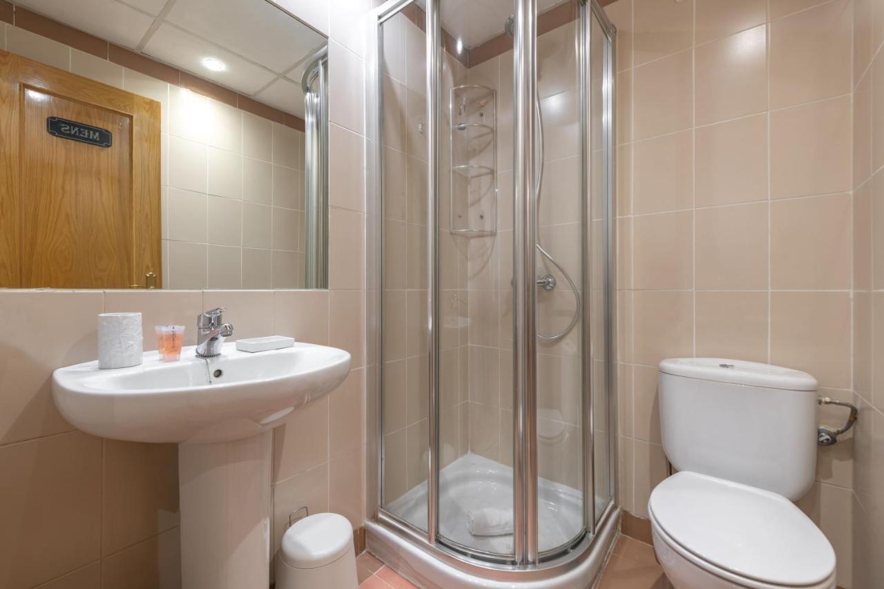 2 Bedrooms 2 Bathrooms Furnished - Malsana - With Pool - Mintystay Madrid Eksteriør bilde