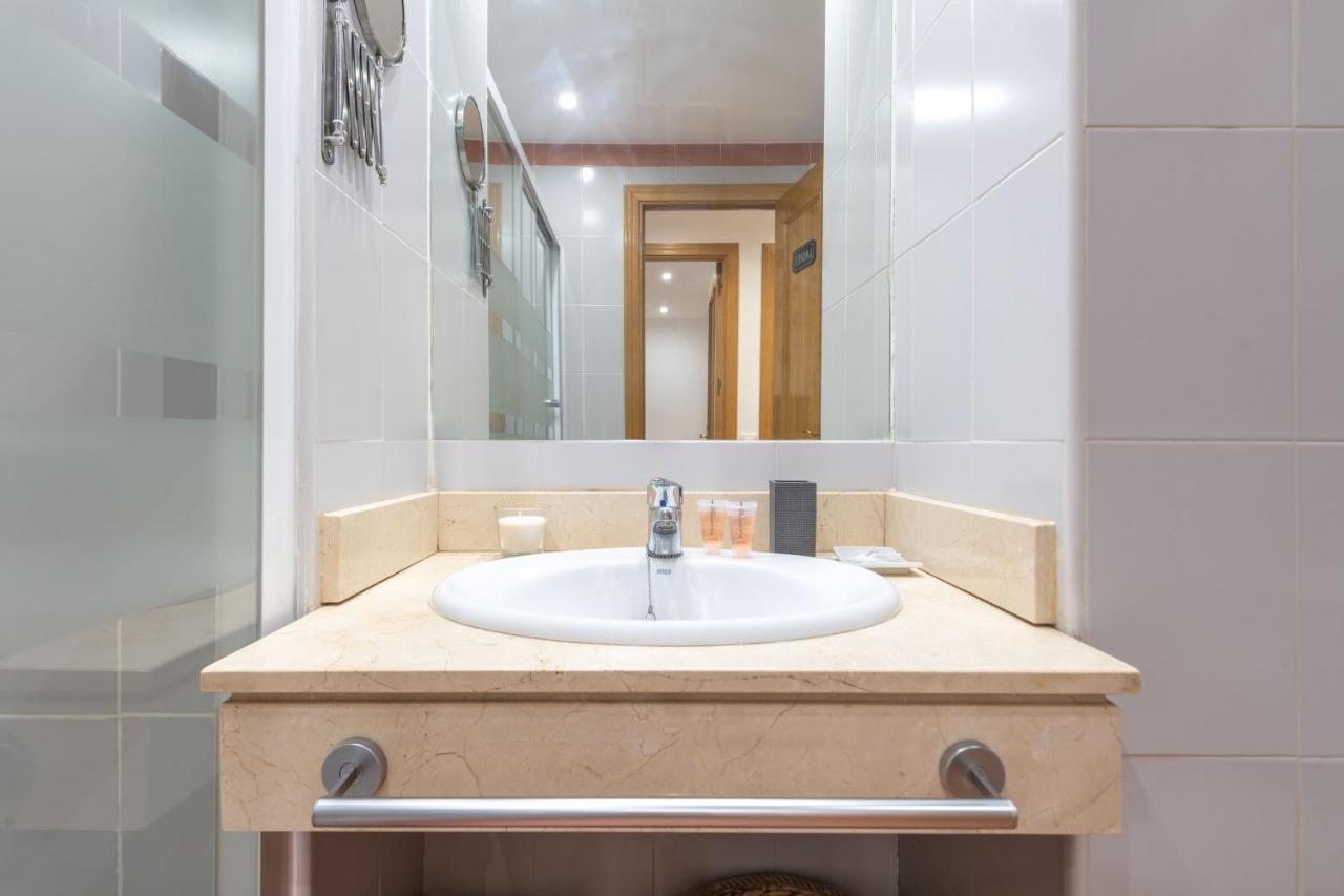 2 Bedrooms 2 Bathrooms Furnished - Malsana - With Pool - Mintystay Madrid Eksteriør bilde