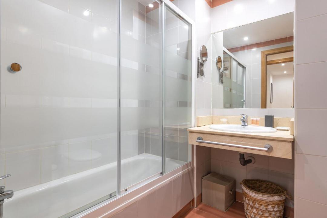 2 Bedrooms 2 Bathrooms Furnished - Malsana - With Pool - Mintystay Madrid Eksteriør bilde